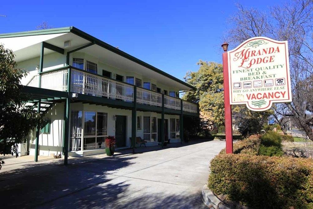 Miranda Lodge Canberra Exteriör bild